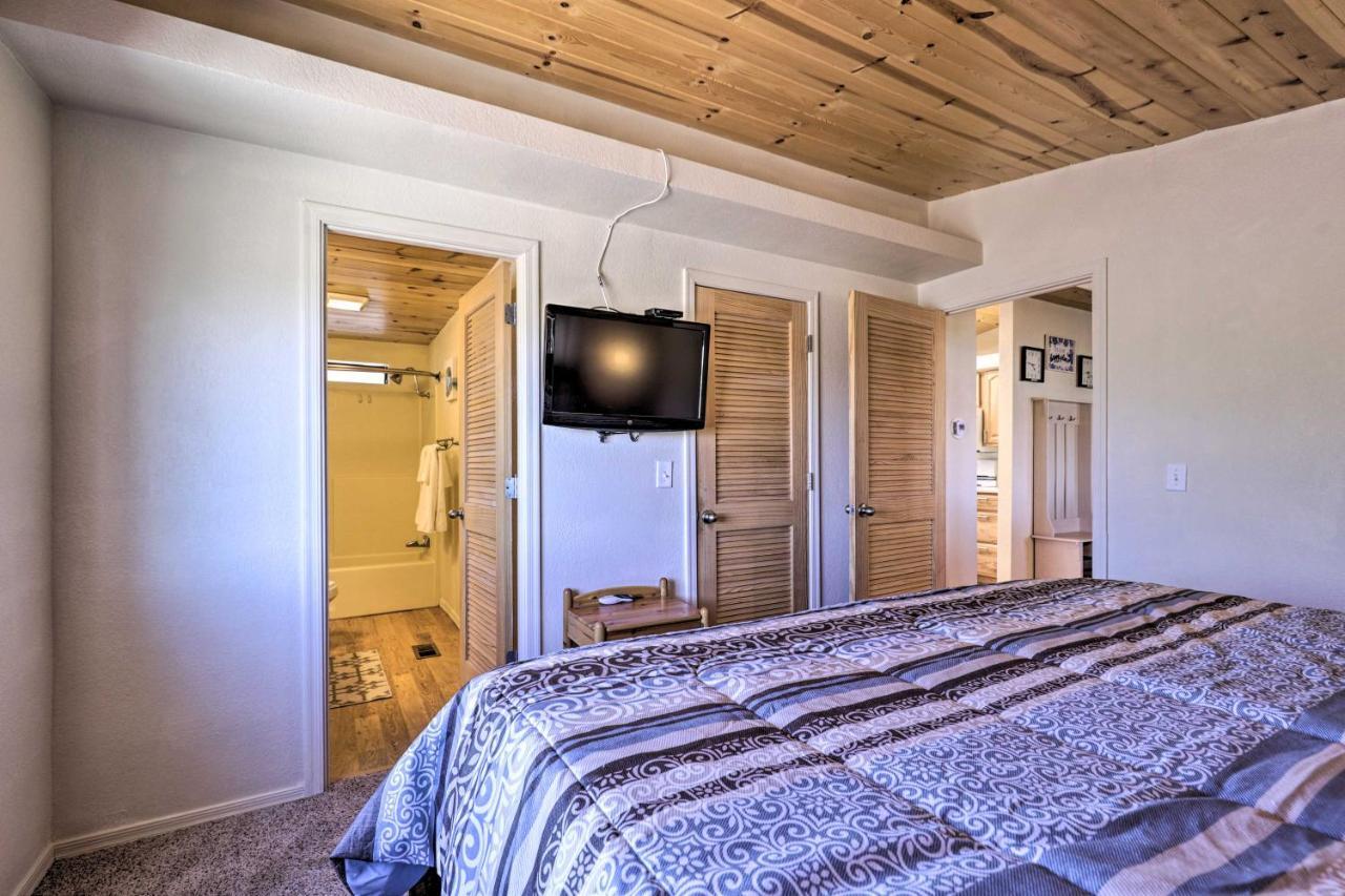 Rustic Bullhead City Retreat With Porch And Views Bagian luar foto